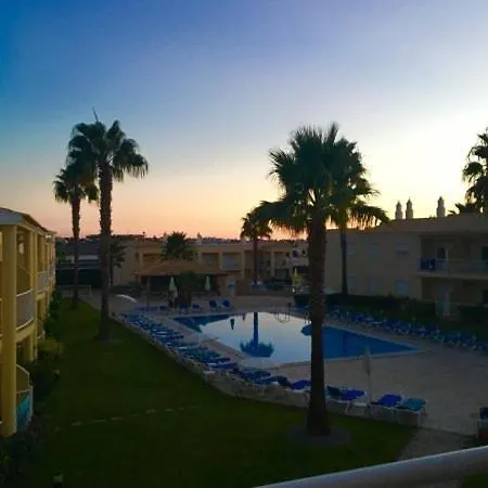 Parra Holidays Q House Guia  Guia (Faro)